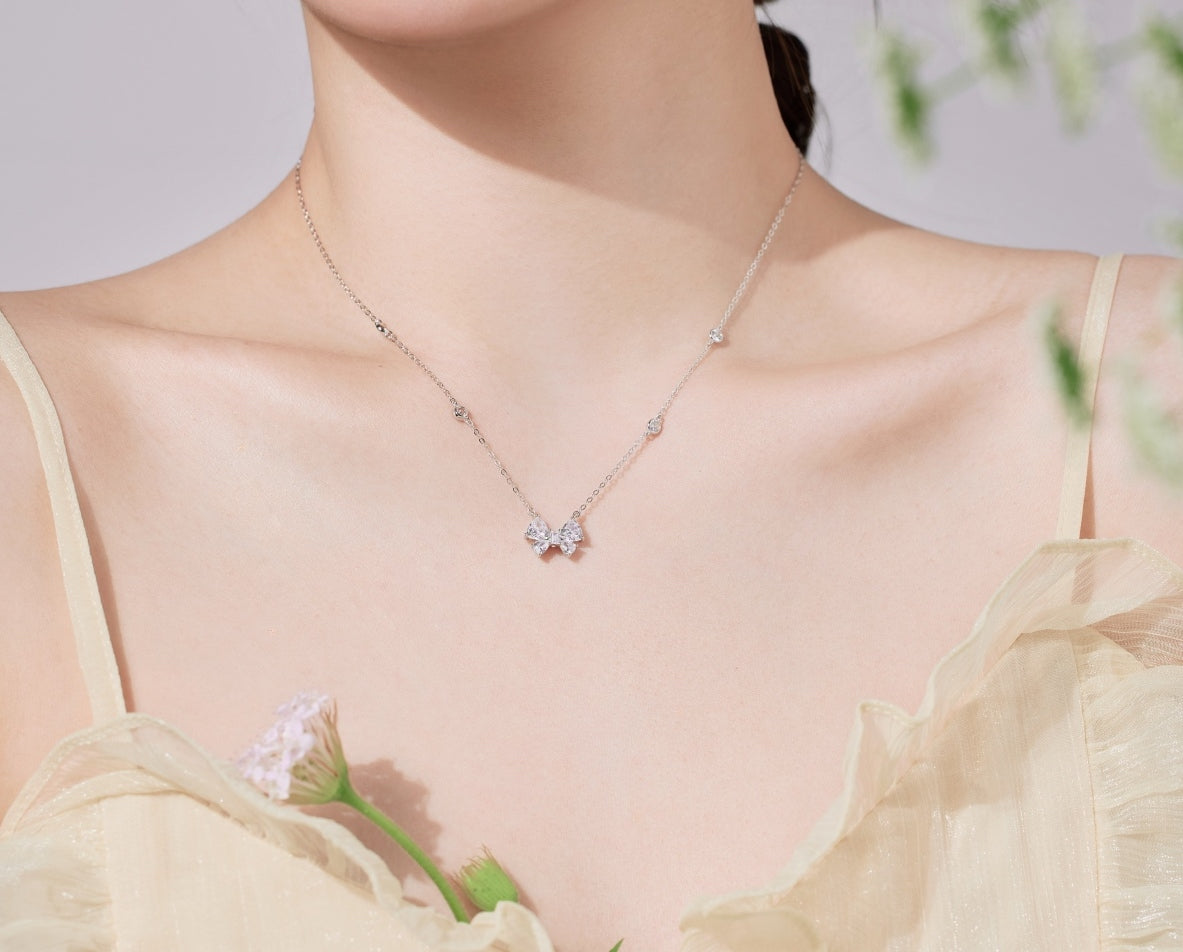 Bow Necklace